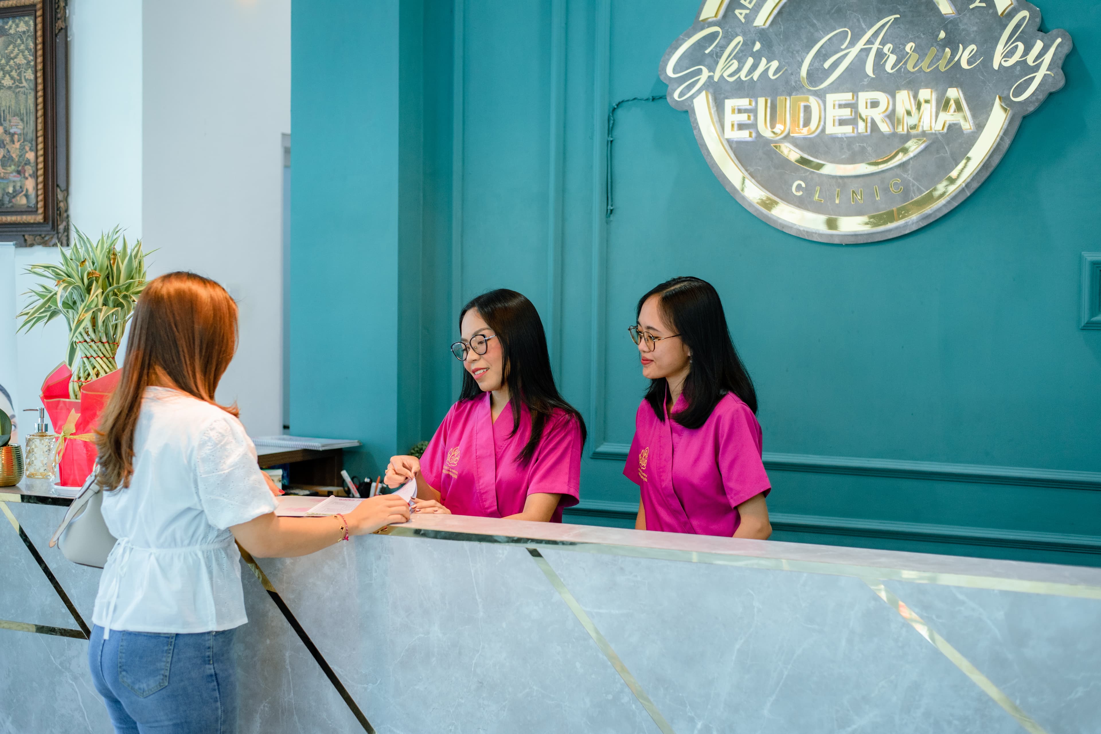 Euderma Clinic Interior